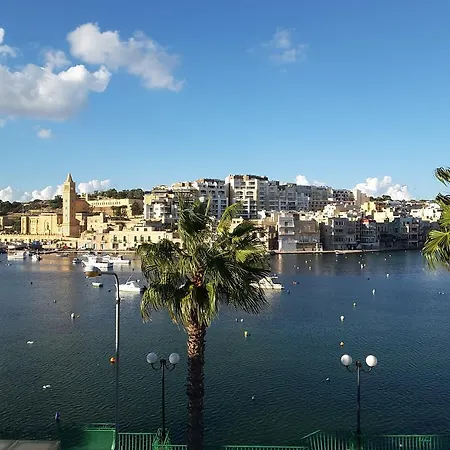 Seafront Apartment Marsaskala